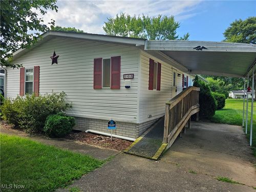 10 B St Sw, Navarre, OH, 44662-9231 | Card Image