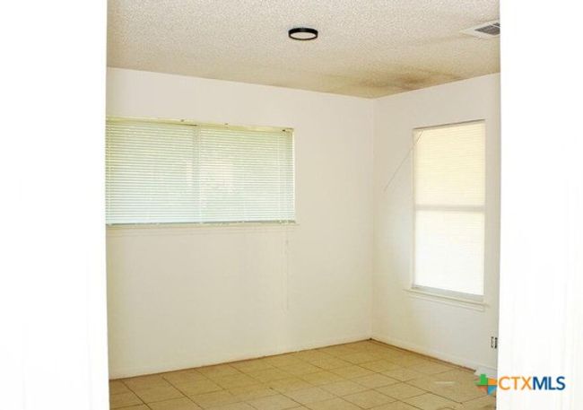 2120 Lazy Ridge Dr, House other with 3 bedrooms, 1 bathrooms and null parking in Killeen TX | Image 11