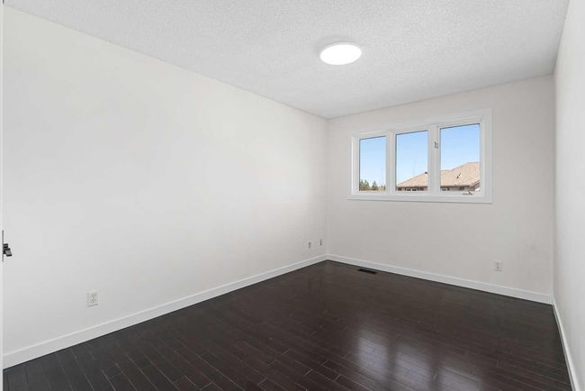 919 Shawnee Dr Sw, House other with 5 bedrooms, 4 bathrooms and 4 parking in Calgary AB | Image 30
