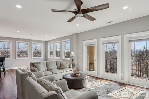 apt-e-475 S Church St, Hendersonville, NC, 28792-5265 | Card Image