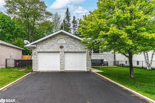 26 Innisbrook Dr, Wasaga Beach, ON, L9Z1G3 | Card Image