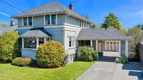 3107 Quadra St, Victoria, BC, V8X1E9 | Card Image