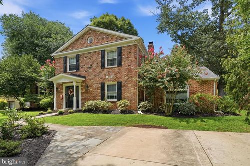 9912 Harrogate Rd, BETHESDA, MD, 20817-1561 | Card Image