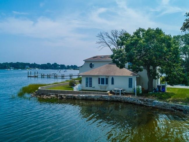99 Smith St, House other with 2 bedrooms, 2 bathrooms and 2 parking in Bristol RI | Image 4