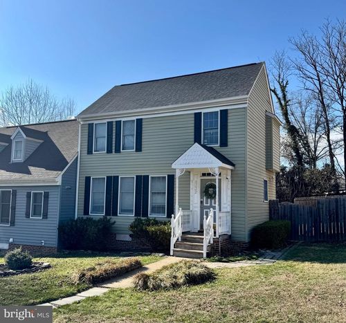 8332 Mauzy Sq, Marshall, VA, 20115-3744 | Card Image