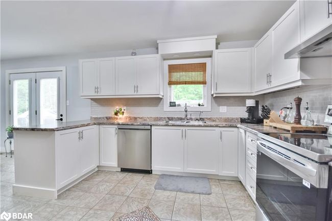 8468 8 Th Line, House other with 4 bedrooms, 2 bathrooms and 8 parking in Utopia ON | Image 13