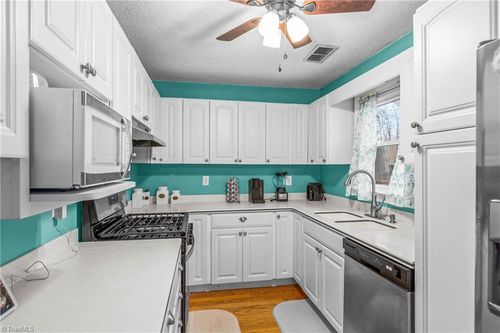 1320 Pebblebrook Rd, Winston Salem, NC, 27105-9619 | Card Image