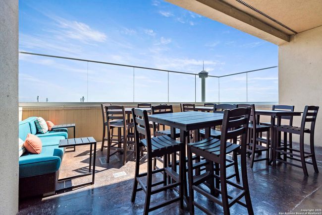 APT-109 - 215 Center, Condo with 2 bedrooms, 3 bathrooms and null parking in San Antonio TX | Image 37