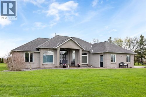1239 County Rd 11, Essex, ON, N0R1J0 | Card Image
