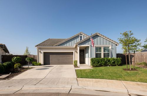 998 Ponderosa Way W, Madera, CA, 93636-9008 | Card Image