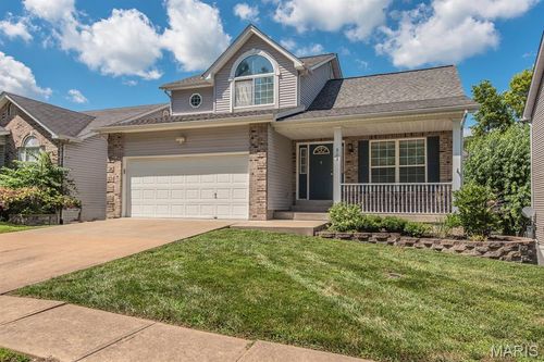 513 Winter Bluff Dr, Fenton, MO, 63026-6574 | Card Image