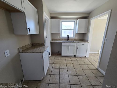 1606 Mill St, Lincoln Park, MI, 48146-2361 | Card Image