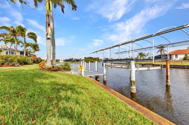 15490 Seafoam Cir, House other with 3 bedrooms, 3 bathrooms and null parking in PORT CHARLOTTE FL | Image 67