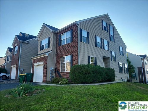 5215 Spring Ridge Dr E, Macungie, PA, 18062-9584 | Card Image