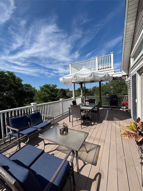 155 2nd Ave, Peconic, NY, 11958-1100 | Card Image