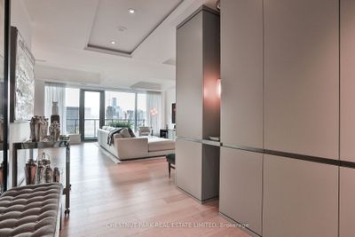 804 - 77 Charles St W, Condo with 2 bedrooms, 2 bathrooms and 2 parking in Toronto ON | Image 2