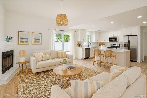 2 Ravenwood Dr, Kings Park, NY, 11754-2925 | Card Image