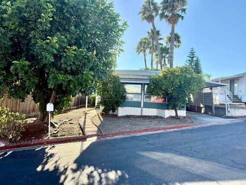spc-22-1380 Oak Hill Dr, Escondido, CA, 92027-3622 | Card Image