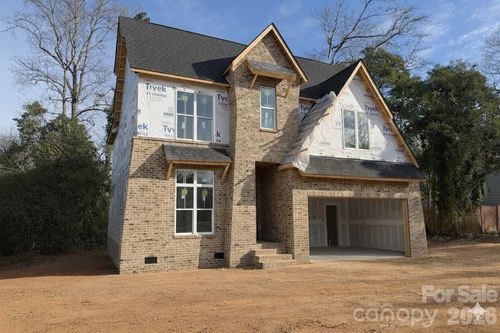 3301 Draper Ave, Charlotte, NC, 28205-3831 | Card Image