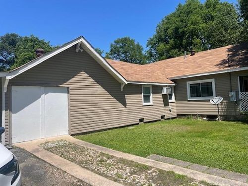 1015 N Main St, Stuttgart, AR, 72160-2931 | Card Image