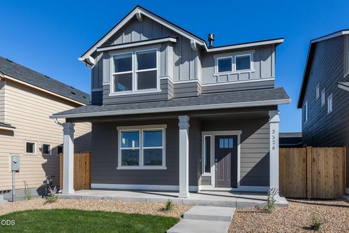 3326 Nw 7th St, Redmond, OR, 97756-2442 | Card Image