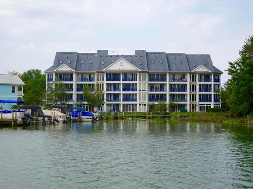 204-4401 Hunts Landing Rd, Hebron, OH, 43025-9493 | Card Image