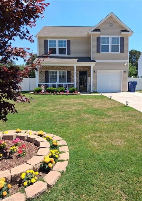 878 Bitting Hall Dr, Rural Hall, NC, 27045-9824 | Card Image