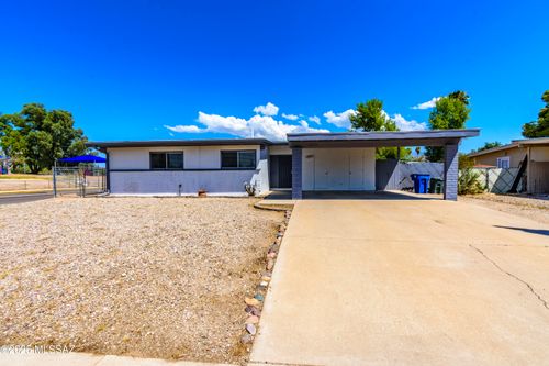 8401 E Bogota Pl, Tucson, AZ, 85715-5205 | Card Image