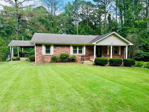 301 Shanna Dr, Selmer, TN, 38375-1229 | Card Image