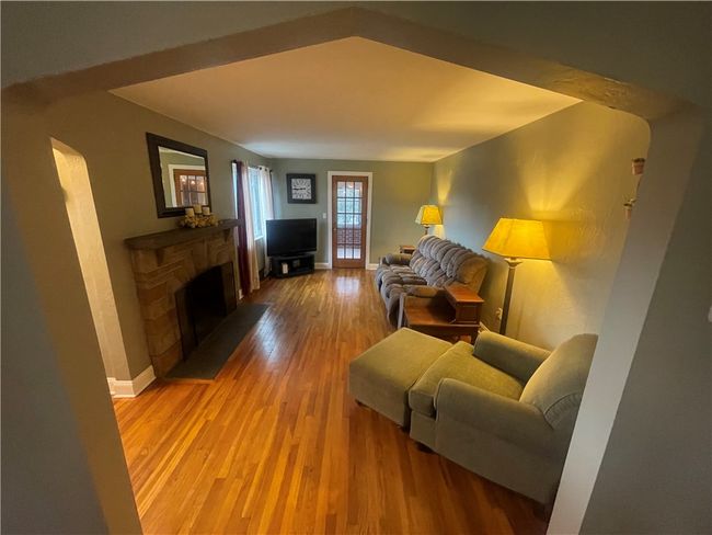 1815 Sample Rd, House other with 3 bedrooms, 3 bathrooms and 1 parking in Allison Park PA | Image 13
