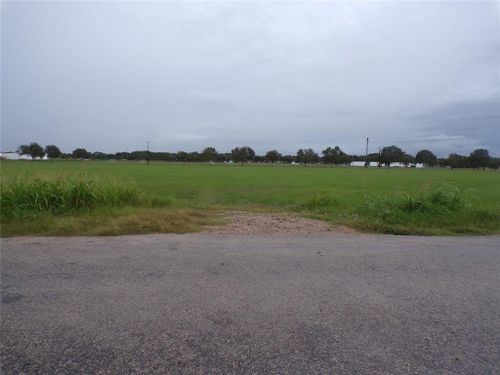 000 Earl St, El Campo, TX, 77437 | Card Image