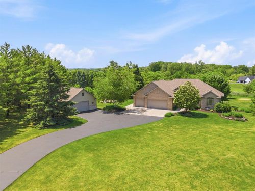 N983 Fox Springs Drive, Greenville, WI, 54942 | Card Image