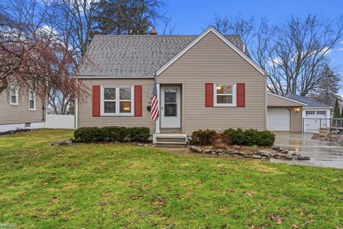 11825 Stuart St, Grand Blanc, MI, 48439-1155 | Card Image