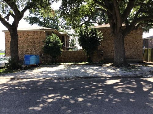 735 Lake Ave, Metairie, LA, 70005-3127 | Card Image