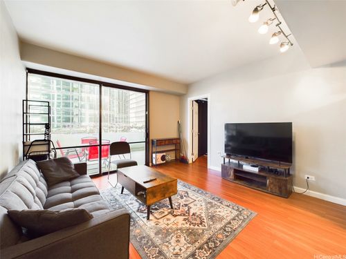 apt-7e-225 Queen St, Honolulu, HI, 96813-4657 | Card Image