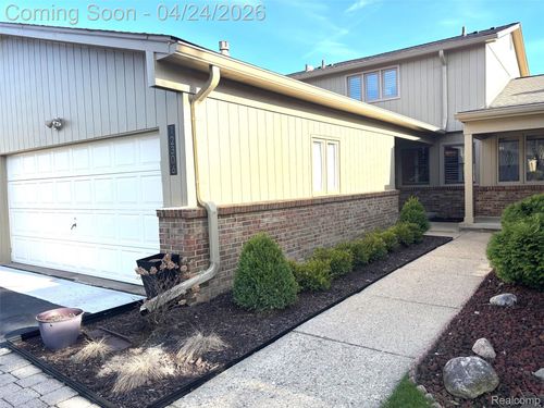 12306 Pinecrest Dr, Plymouth, MI, 48170-3061 | Card Image