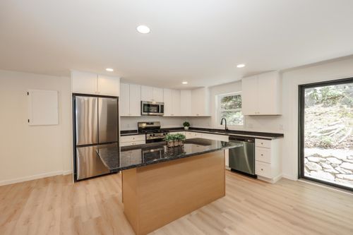 50 Great Hill Dr, Newmarket, NH, 03857-2057 | Card Image