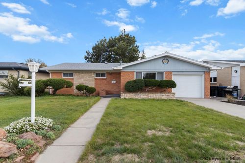 3235 Fir Dr, Cheyenne, WY, 82001-5815 | Card Image