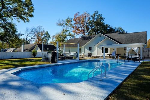 3759 Creekwood Dr, Valdosta, GA, 31602-0858 | Card Image