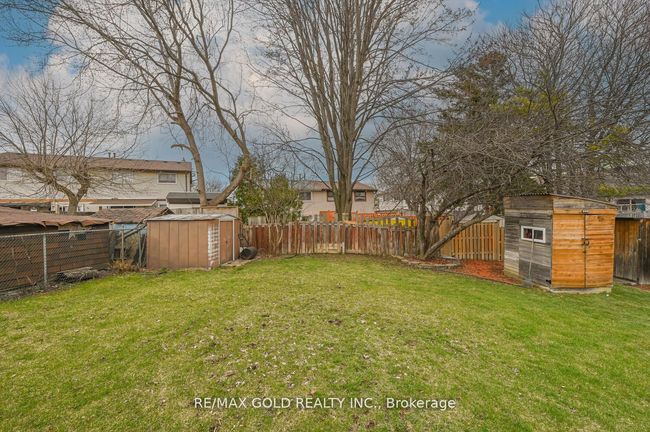 10 Cupola Crt, House attached with 4 bedrooms, 2 bathrooms and 4 parking in Brampton ON | Image 32