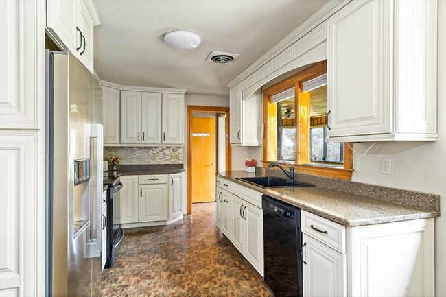 16 Sheldon Ave, House other with 3 bedrooms, 2 bathrooms and 2 parking in Easthampton MA | Image 12