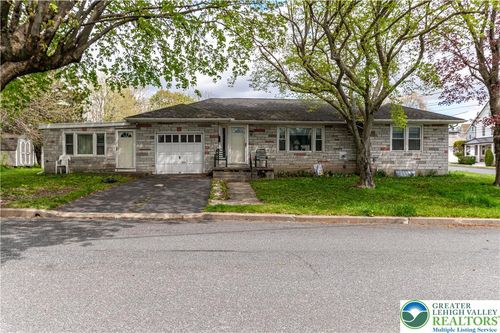 243 E Prospect St, Nazareth, PA, 18064-2929 | Card Image