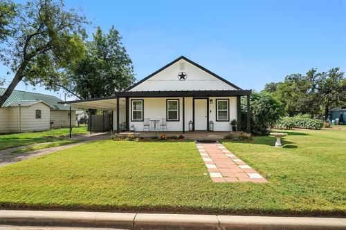 420 W D St, Munday, TX, 76371-1844 | Card Image