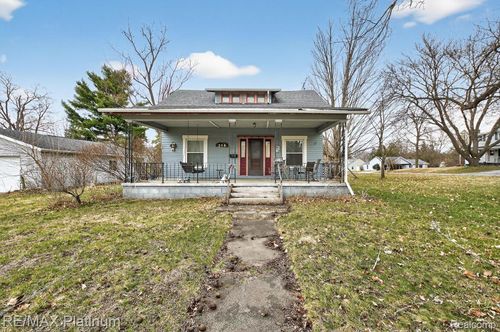 215 Washington St, Byron, MI, 48418-9135 | Card Image