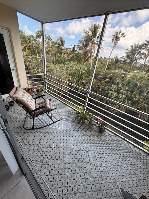 apt-409-700 Ne 14th Ave, Hallandale Beach, FL, 33009-2748 | Card Image