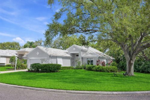 7904 Hampton Ct, UNIVERSITY PARK, FL, 34201-2220 | Card Image