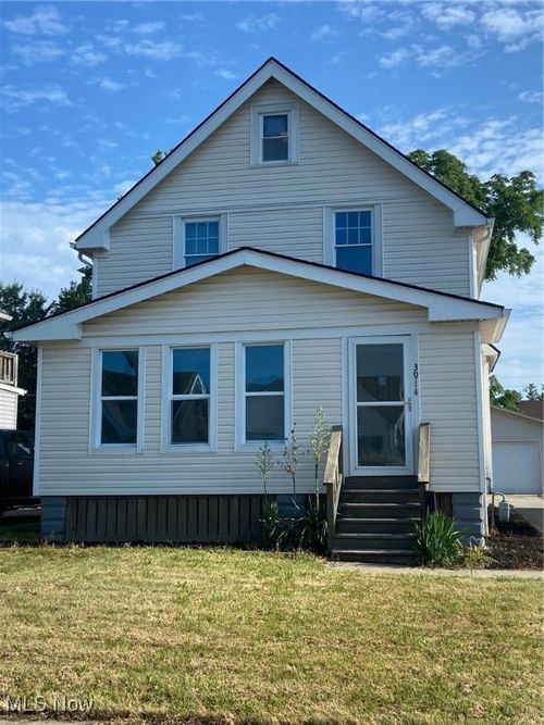 3914 Russell Ave, Parma, OH, 44134-1845 | Card Image