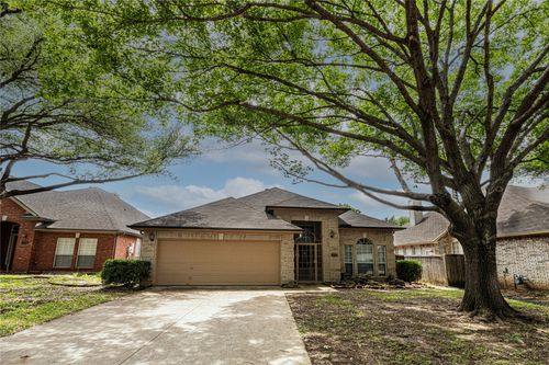 3792 Waterside Ct, Addison, TX, 75001-7948 | Card Image