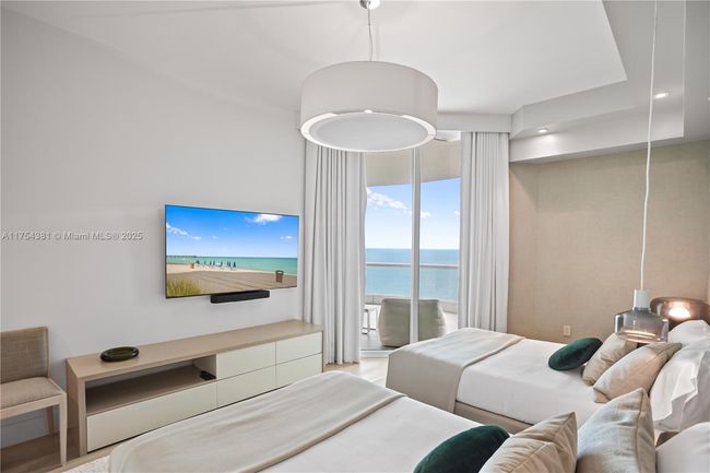 APT-3202 - 16051 Collins Ave, Condo with 2 bedrooms, 3 bathrooms and null parking in Sunny Isles Beach FL | Image 15