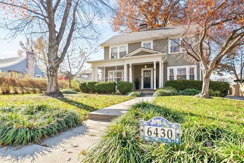 6430 Wyandotte St, Kansas City, MO, 64113-1720 | Card Image
